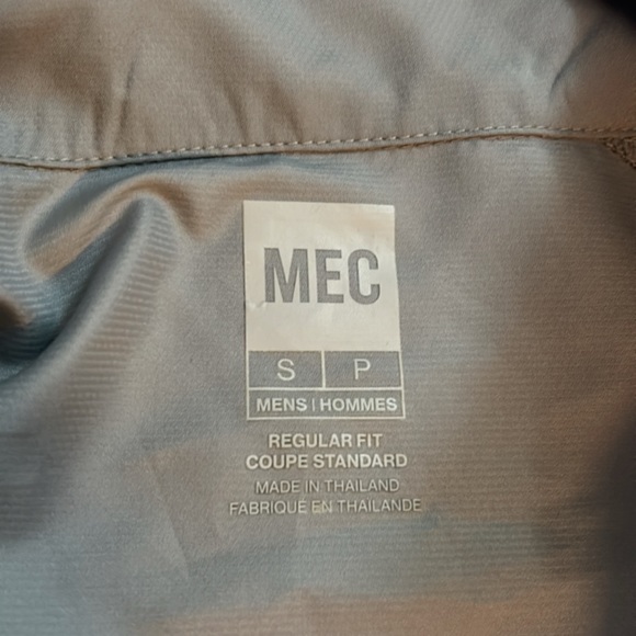 New MEC Windbreaker jacket - Picture 3 of 4